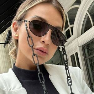 NEW Fendi FE40072U-Y 01A Black Dark Gray Chain Aviator Unisex Sunglasses